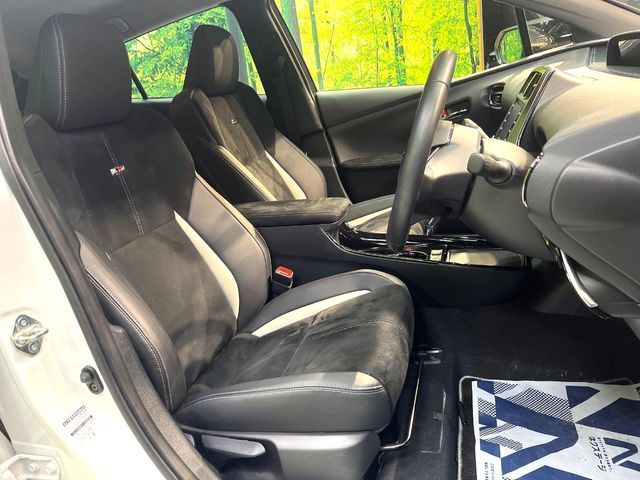 TOYOTA PRIUS PHV 2022