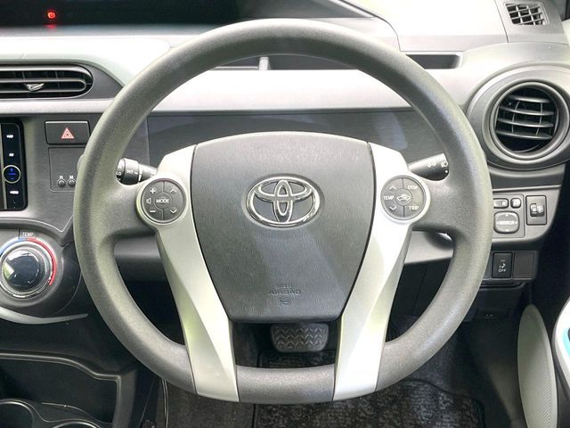 TOYOTA AQUA 2012