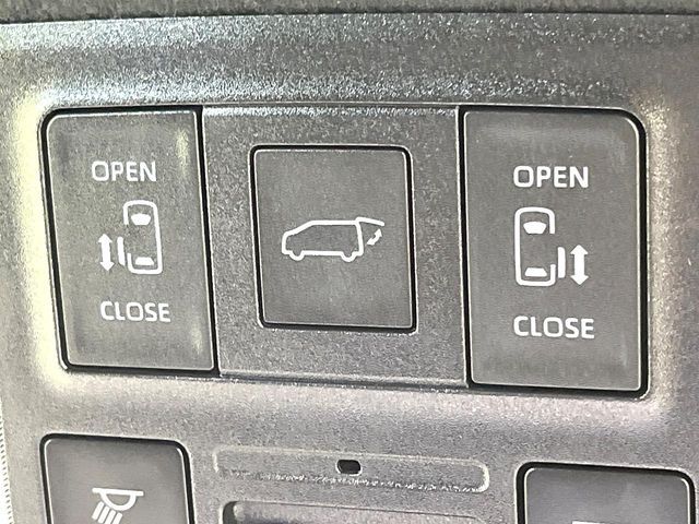 TOYOTA NOAH HYBRID 2023