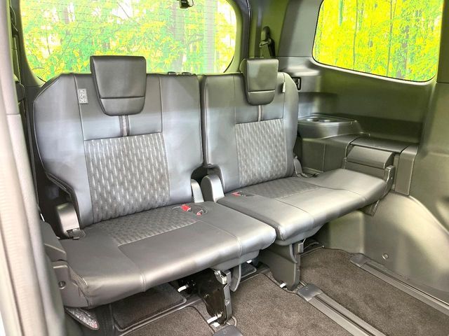 TOYOTA NOAH HYBRID 2023