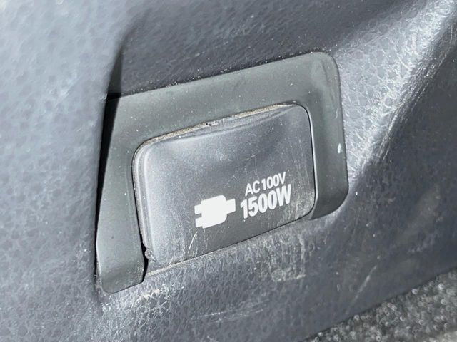 TOYOTA CAMRY HYBRID 2019