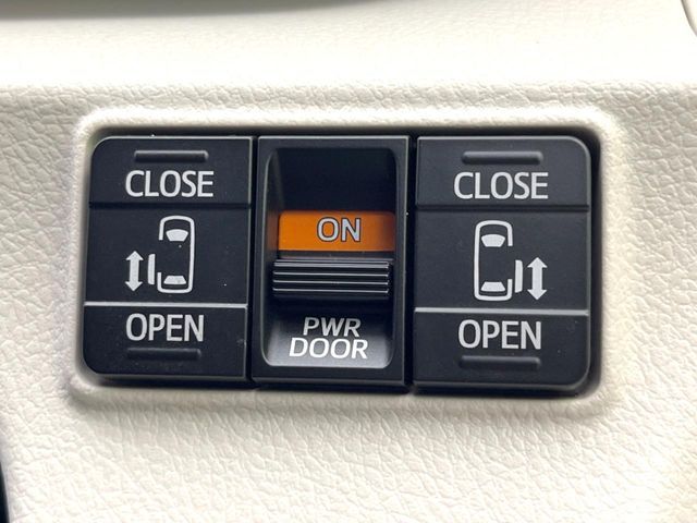 TOYOTA SIENTA HYBRID 2016