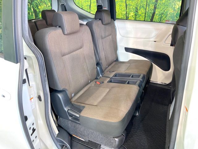 TOYOTA SIENTA HYBRID 2016