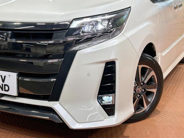TOYOTA NOAH 2021