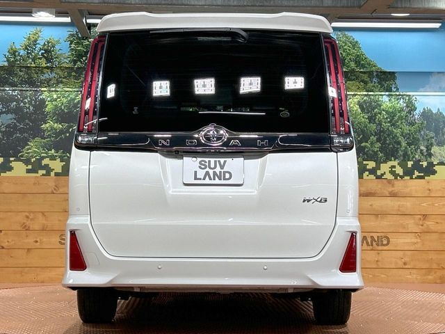 TOYOTA NOAH 2021