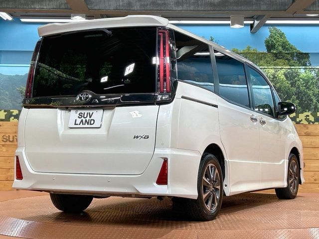 TOYOTA NOAH 2021