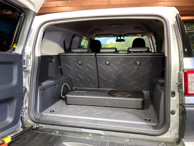 TOYOTA FJ CRUISER 4WD 2011