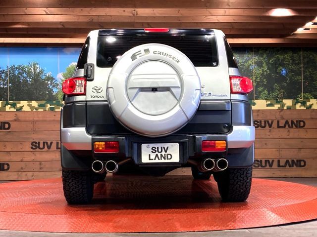 TOYOTA FJ CRUISER 4WD 2011