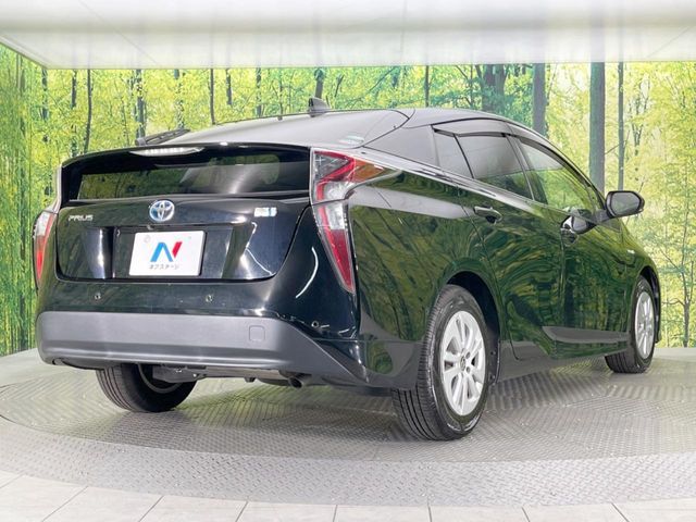 TOYOTA PRIUS 2016
