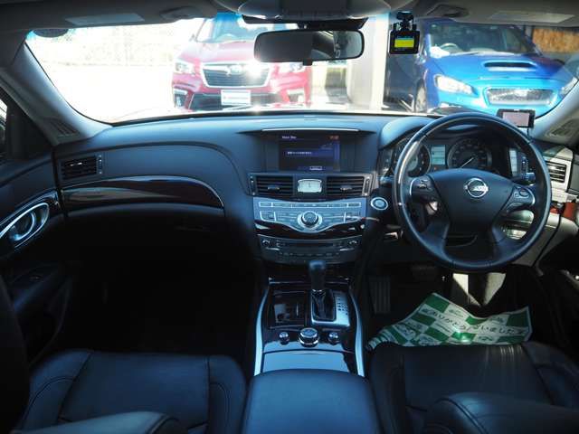 NISSAN CIMA HYBRID 2012