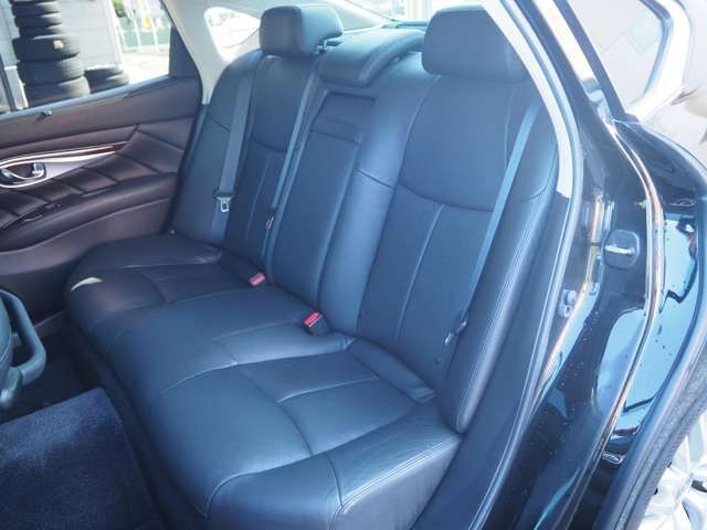 NISSAN CIMA HYBRID 2012