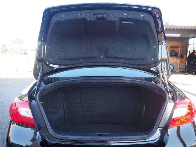 NISSAN CIMA HYBRID 2012