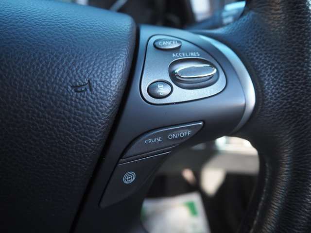 NISSAN CIMA HYBRID 2012