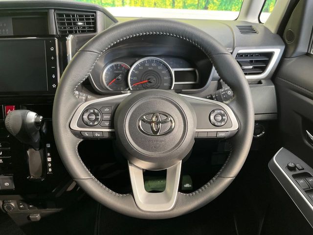 TOYOTA ROOMY 2022