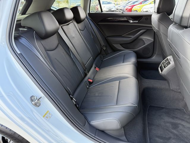 VOLKSWAGEN VOLKSWAGEN PASSAT wagon 2024