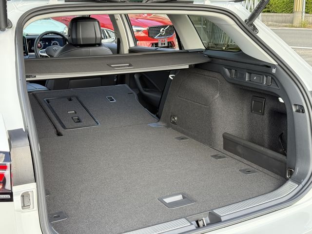 VOLKSWAGEN VOLKSWAGEN PASSAT wagon 2024