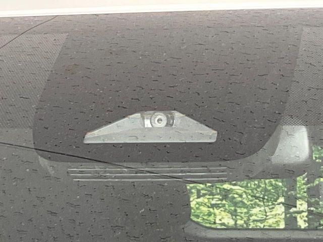 TOYOTA NOAH HYBRID 4WD 2022