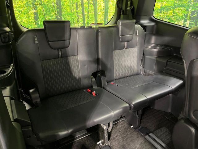 TOYOTA NOAH HYBRID 4WD 2022