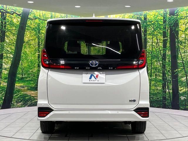TOYOTA NOAH HYBRID 4WD 2022