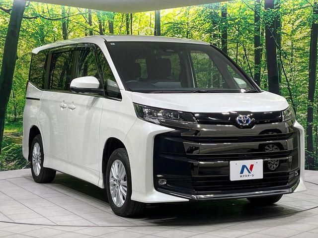 TOYOTA NOAH HYBRID 4WD 2022