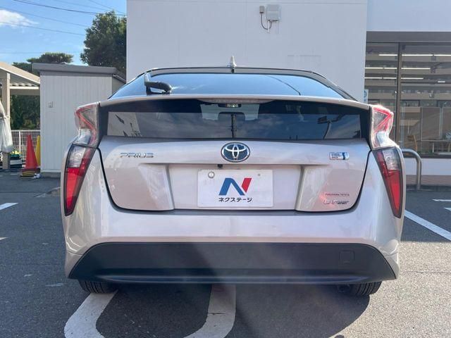 TOYOTA PRIUS 4WD 2017