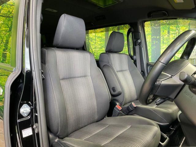 TOYOTA VOXY HYBRID 2018