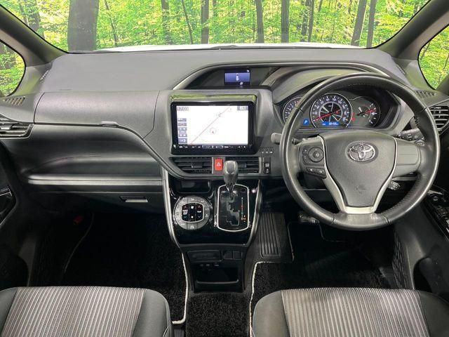 TOYOTA VOXY 4WD 2018