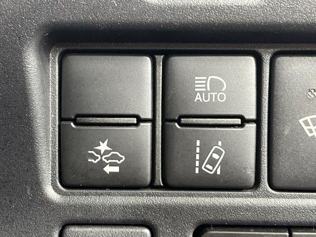 TOYOTA VOXY 4WD 2018