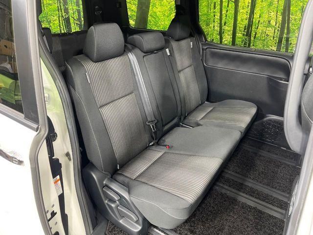 TOYOTA VOXY 4WD 2018