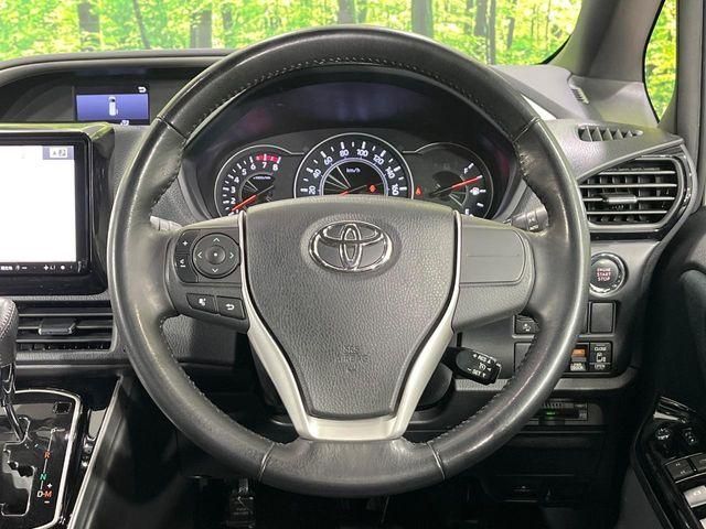 TOYOTA VOXY 4WD 2018