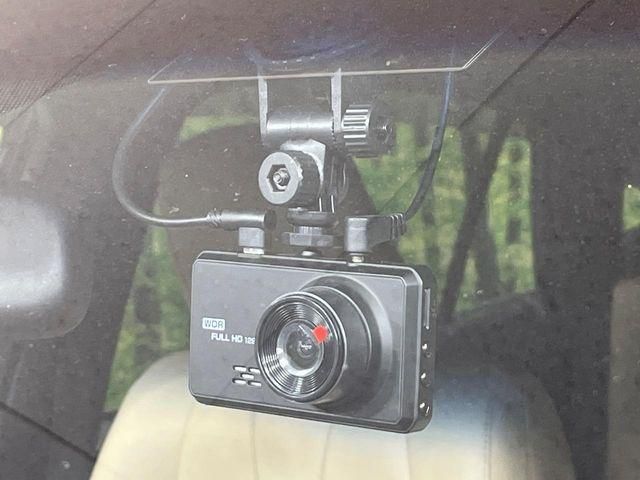 TOYOTA HARRIER 4WD 2015