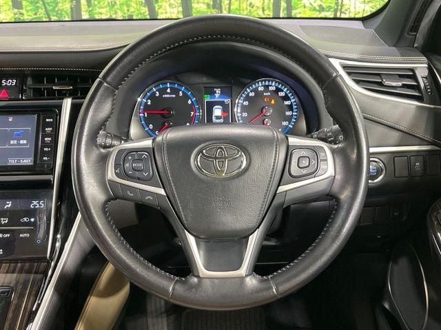 TOYOTA HARRIER 4WD 2015
