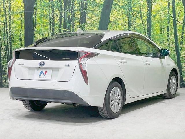 TOYOTA PRIUS 2017