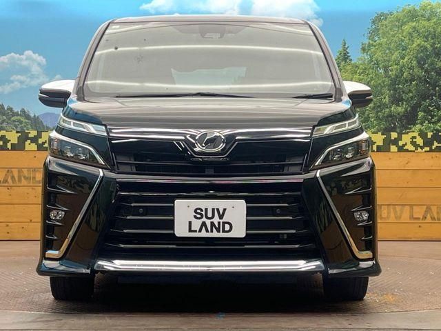 TOYOTA VOXY 2019