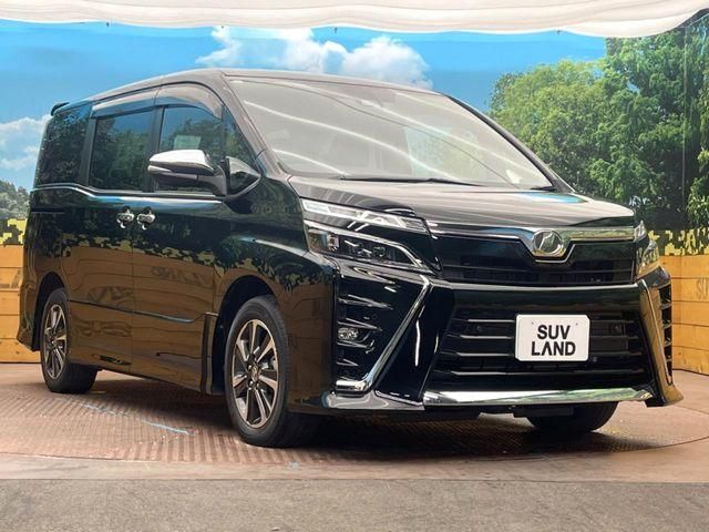 TOYOTA VOXY 2019