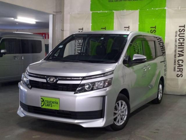 TOYOTA VOXY 2015