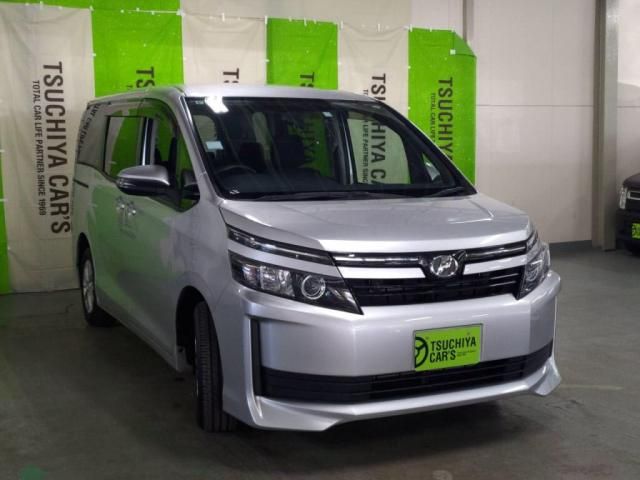 TOYOTA VOXY 2015