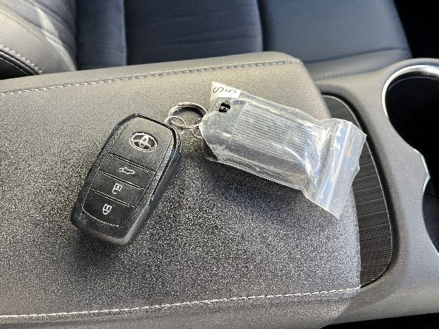 TOYOTA HARRIER 2WD 2022