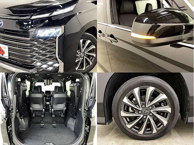 TOYOTA VOXY HYBRID 2023