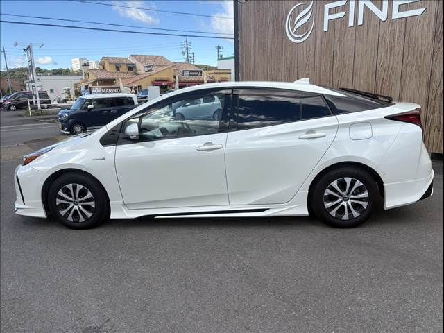 TOYOTA PRIUS 2019