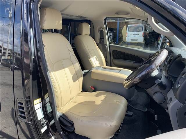 NISSAN NV350 CARAVAN 2019