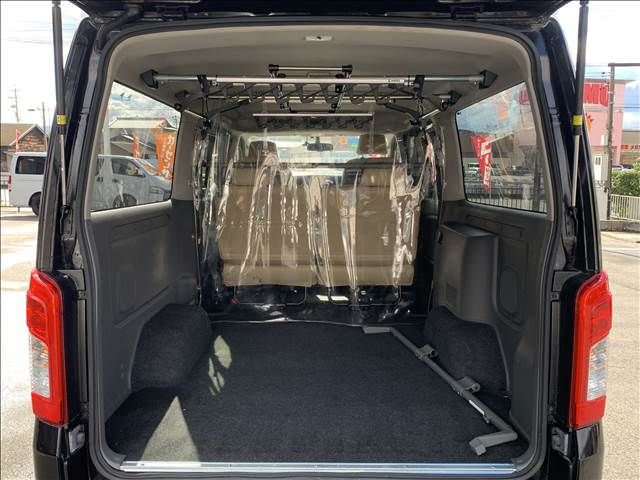 NISSAN NV350 CARAVAN 2019