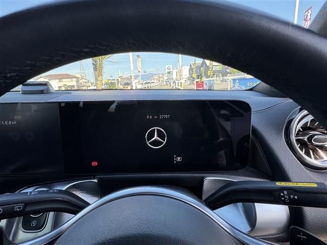 MERCEDES BENZ MERCEDES BENZ GLB 2023