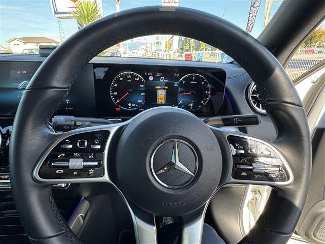 MERCEDES BENZ MERCEDES BENZ GLB 2023