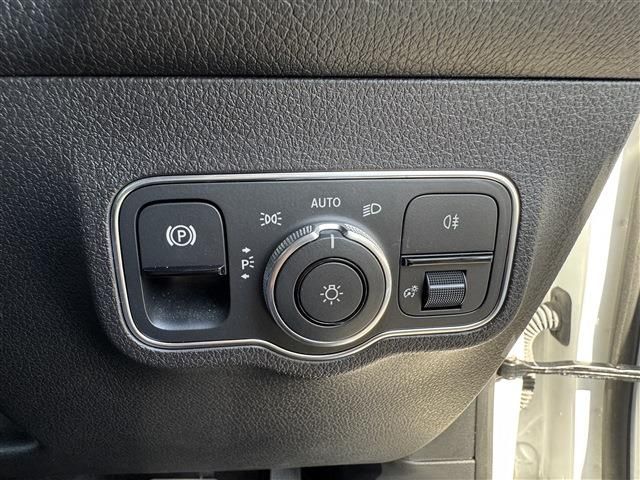 MERCEDES BENZ MERCEDES BENZ GLB 2023