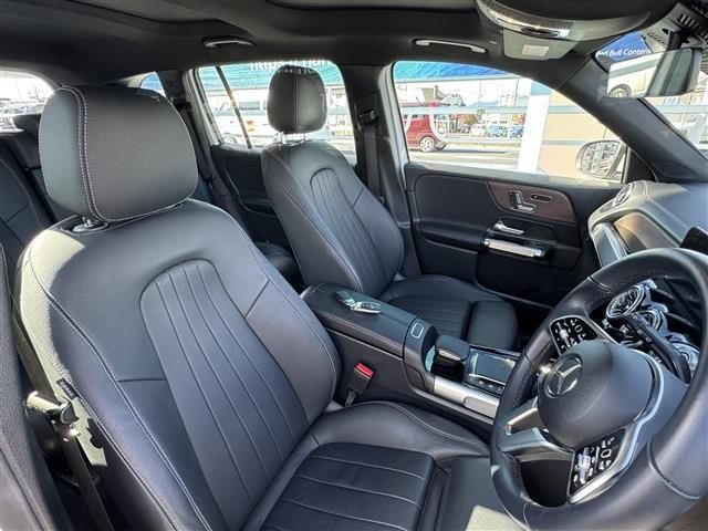 MERCEDES BENZ MERCEDES BENZ GLB 2023