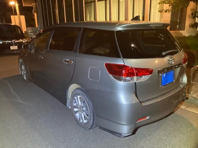 TOYOTA WISH 2010