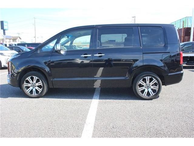 MITSUBISHI DELICA D:5 4WD 2023