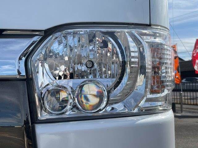 TOYOTA HIACE van 4WD 2019