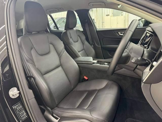 VOLVO VOLVO V60 2022